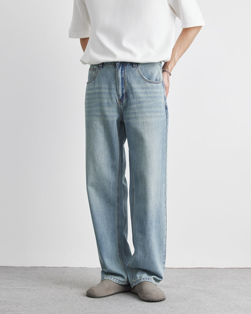 Avslappnad passform tvättade denimjeans