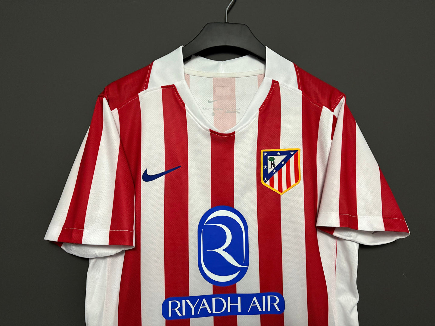 Atlético Madrids hemmatröja