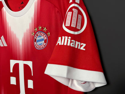 Bayern Münchens hemmatröja