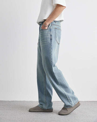 Avslappnad passform tvättade denimjeans