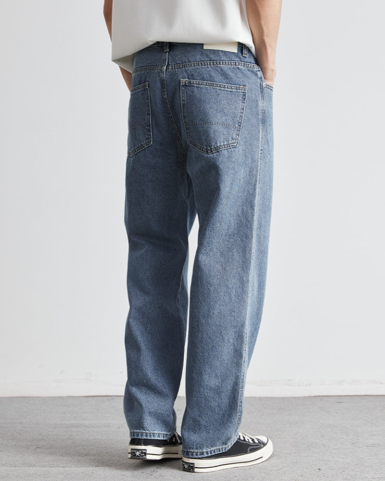 Tvättade indigofärgade klassiska raka denimjeans