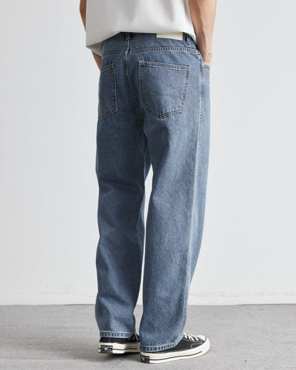 Tvättade indigofärgade klassiska raka denimjeans
