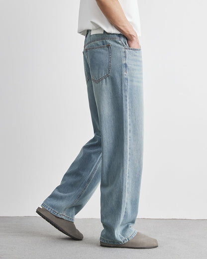 Avslappnad passform tvättade denimjeans