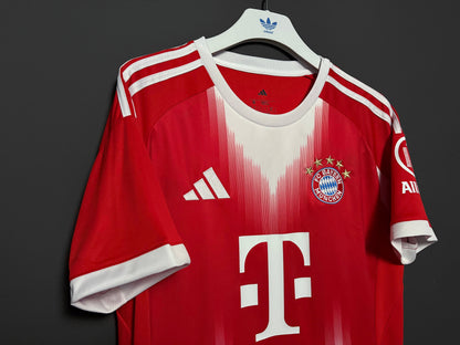 Bayern Münchens hemmatröja