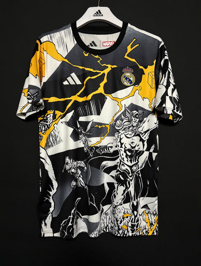 Real Madrids Marvel uppvärmningströja