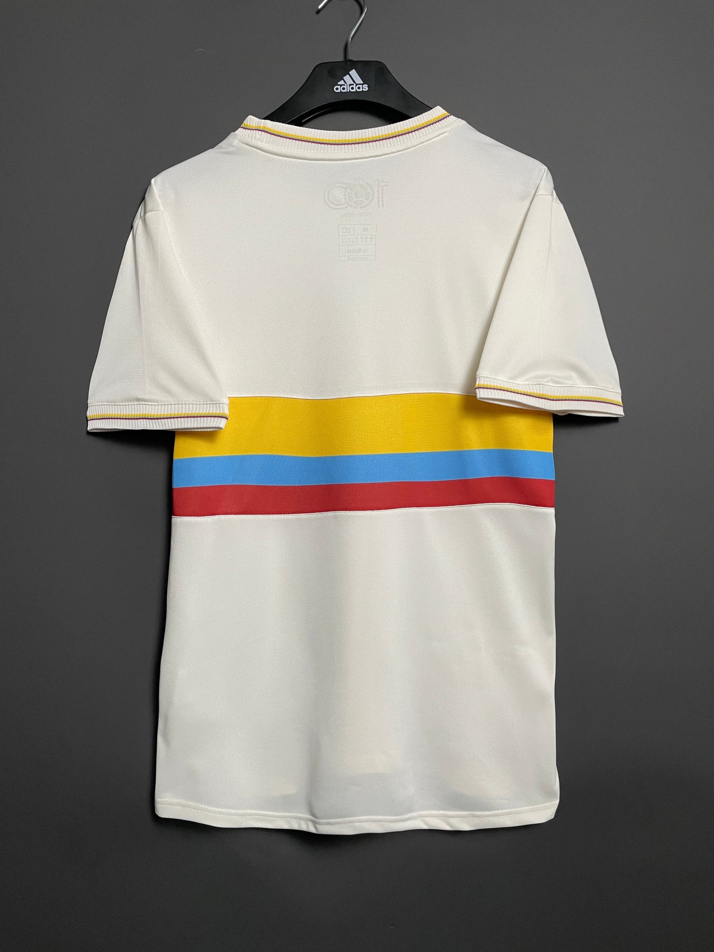 Colombias Retro Hemmatröja
