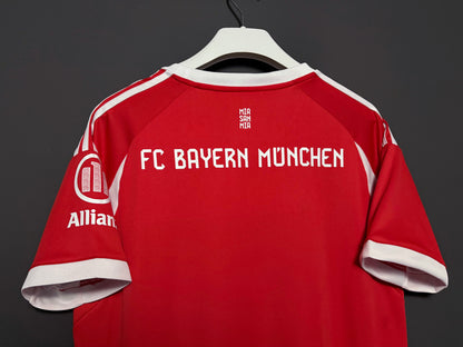 Bayern Münchens hemmatröja