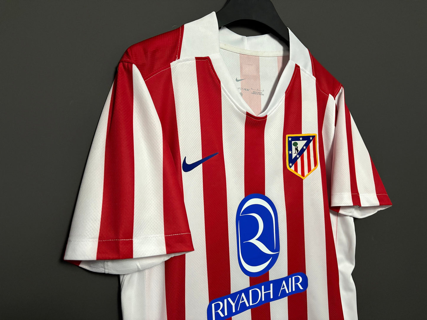 Atlético Madrids hemmatröja