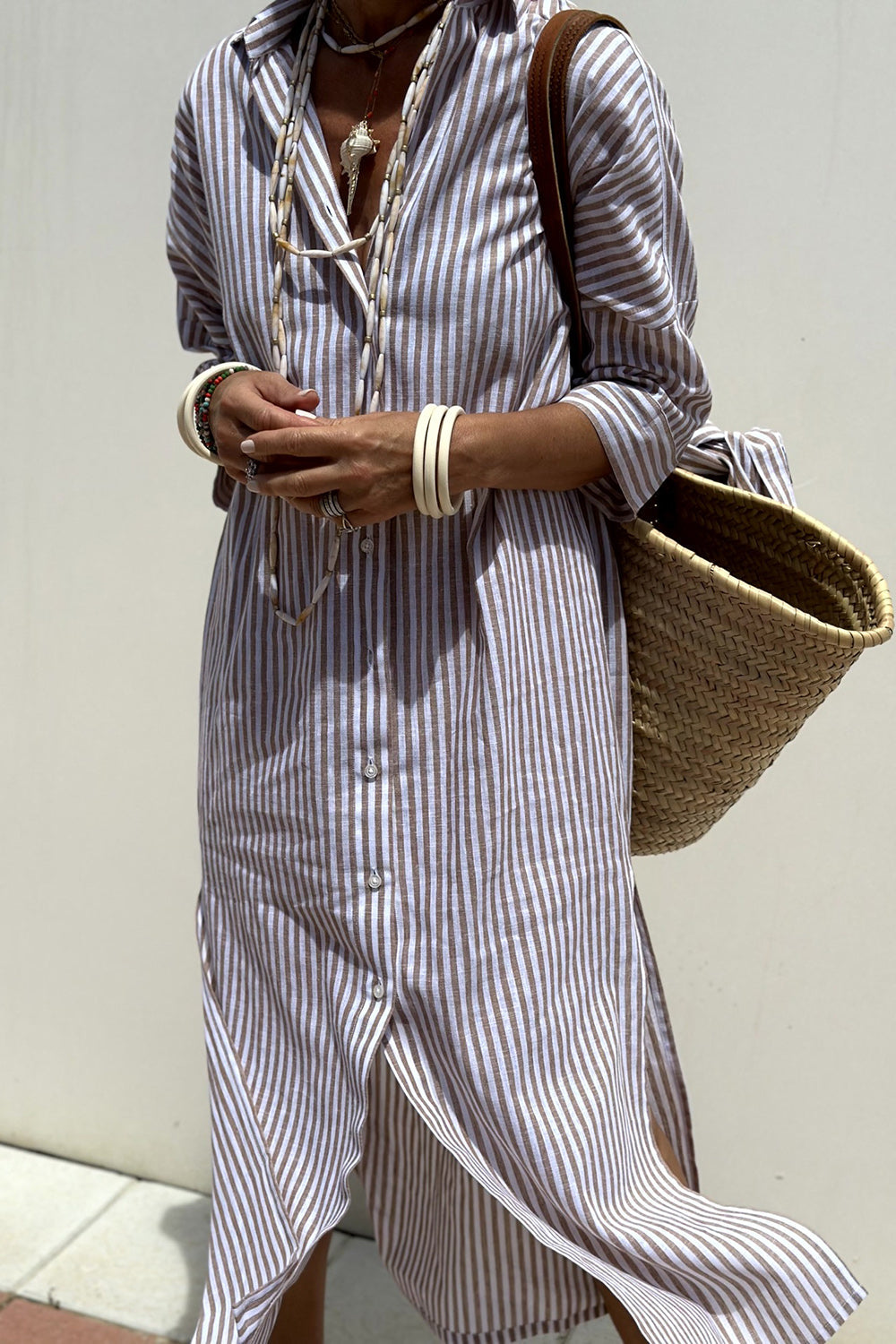 Randig Skjortklänning Med V-ringning Och Mjukt Snitt