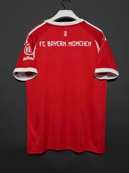 Bayern Münchens hemmatröja