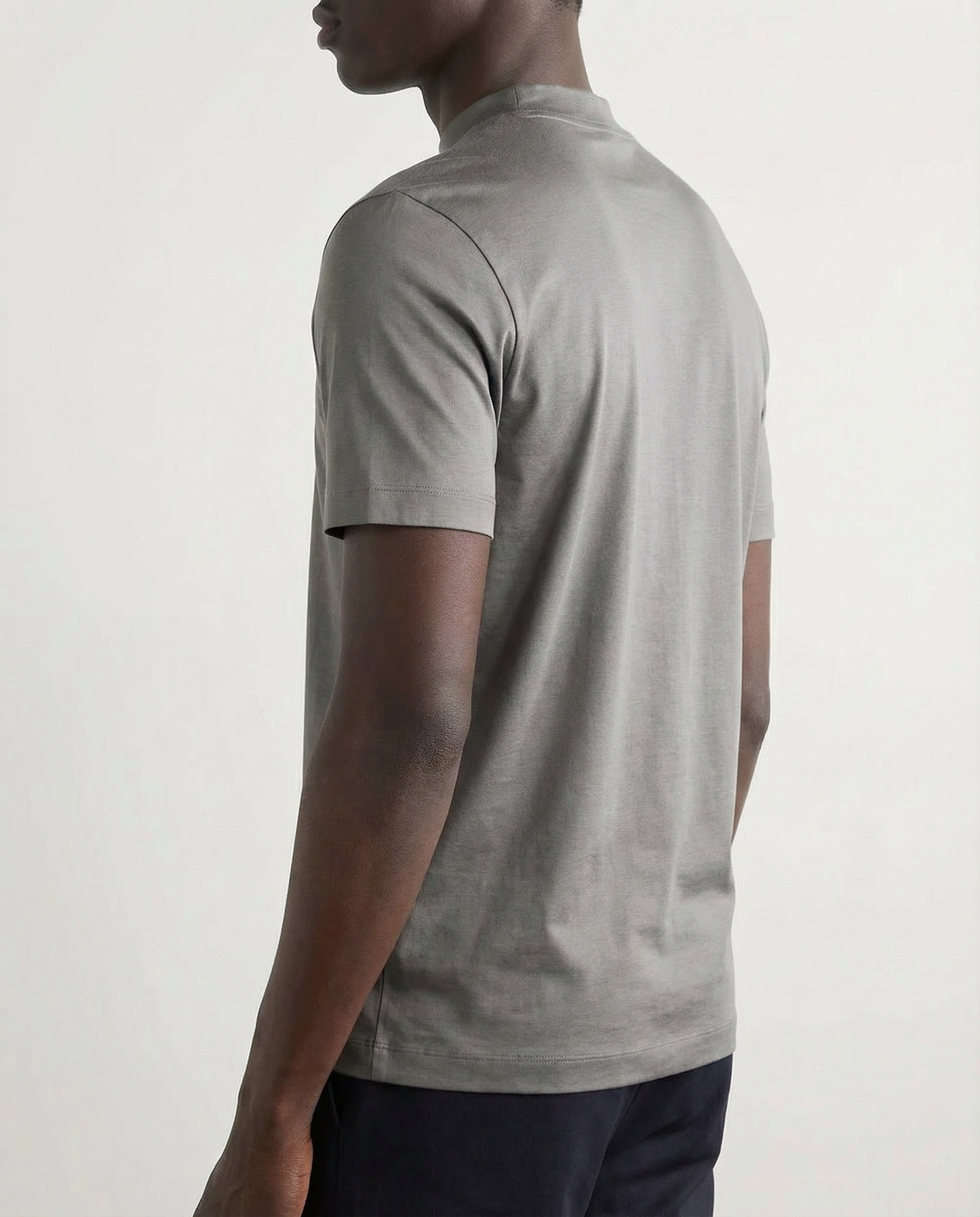 Glansig t-shirt med rund hals