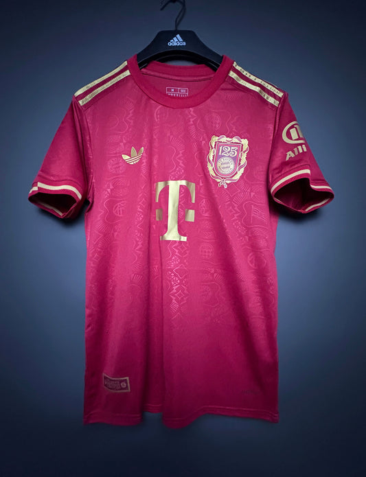 Bayern Münchens 125-årsjubileumströja