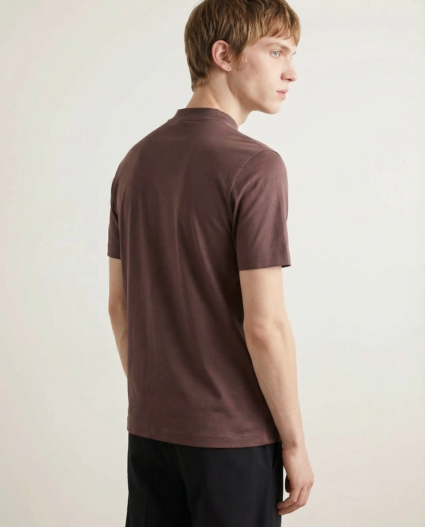 Glansig t-shirt med rund hals