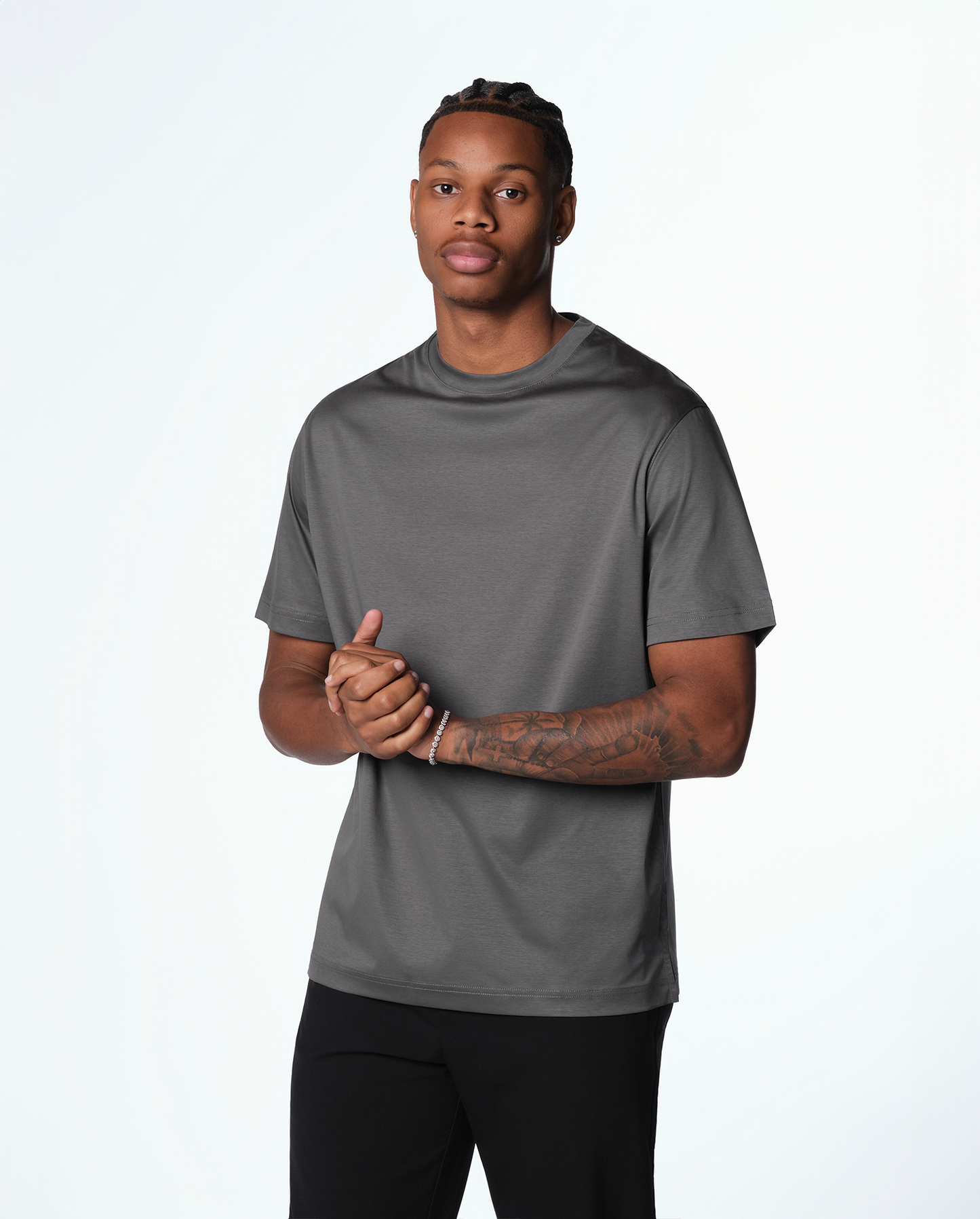 LYXIG T-SHIRT - GRÅ