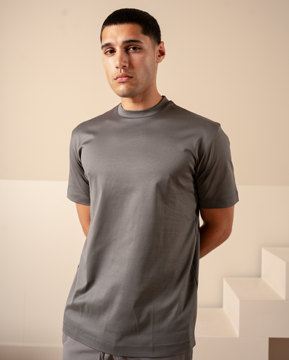 LYXIG T-SHIRT - GRÅ